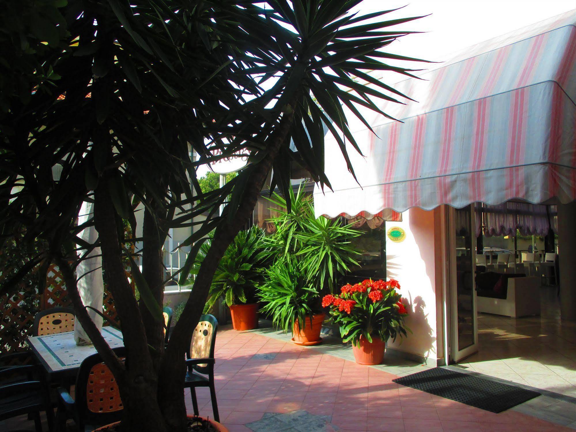 Hotel Prestige Lido di Camaiore Exterior photo